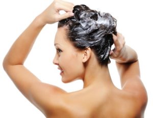 Argilla Ghassoul nel lavaggio dei capelli