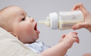 Neonato e latte d'asina