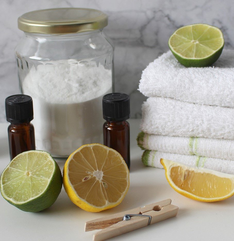 7 smacchiatori naturali per il bucato
