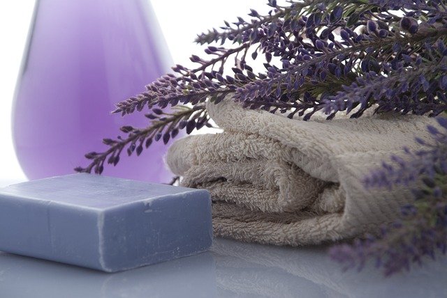 sapone e olio alla lavanda